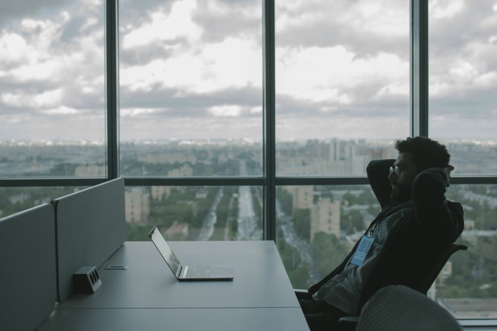 An image of a person at their laptop using cloud faxing.